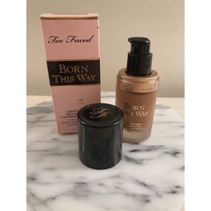 Too Faced 💋 Born This Way Foundation Honey